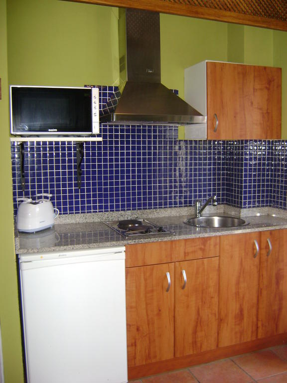 Apartamentos Dos Robles Somo Rum bild